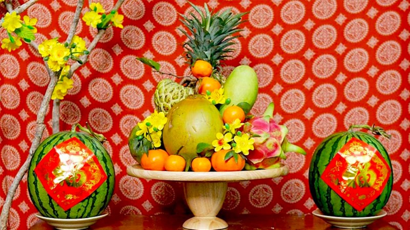 The five-fruit tray on Tet- the traditional cultural features of the Vietnamese people