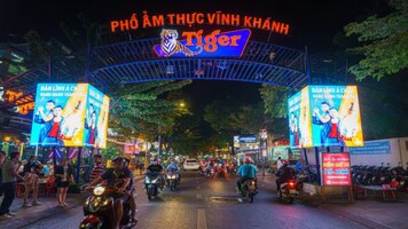 Vinh Khanh Food Street