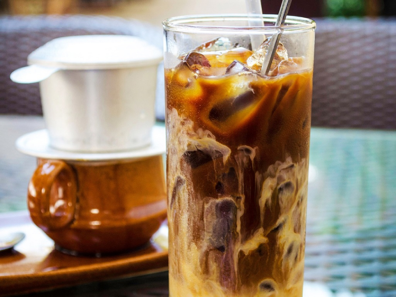 Ca Phe Sua Da - Vietnamese Iced Coffee