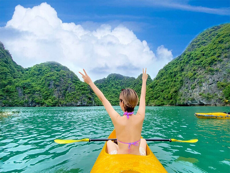 kayaking halong bay 3