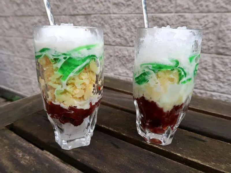 Chè Ba Màu (Three-Color Dessert)