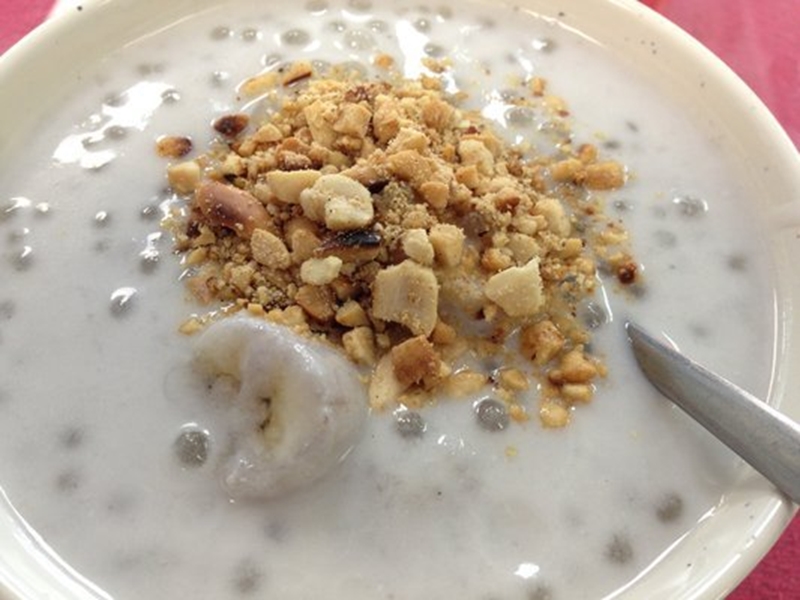 Chè Chuối (Banana and Tapioca Dessert)