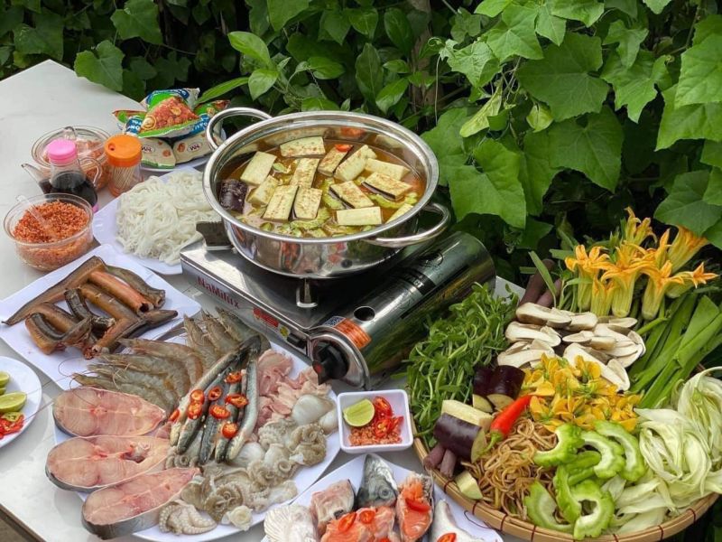 Fish Sauce Hotpot (Lẩu Mắm)